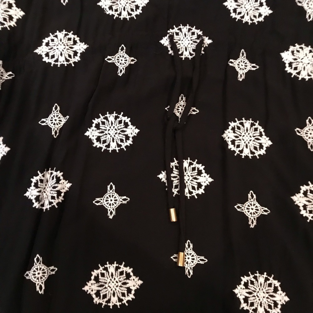Helen Jon Black Embroidered Swimsuit Coverup Large - Picture 4 of 6